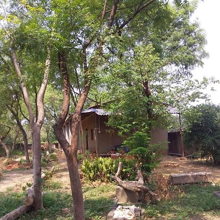 Abar Aranye Hotel Ghatshila Buitenkant foto