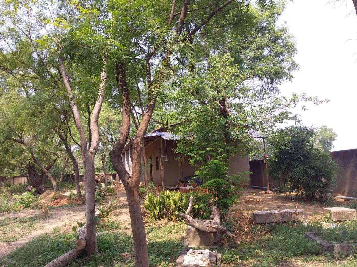 Abar Aranye Hotel Ghatshila Buitenkant foto